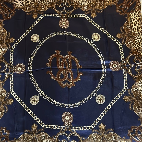 R-2222- Scarf Women's 100 % Polyester NWT - Picture 2 of 6